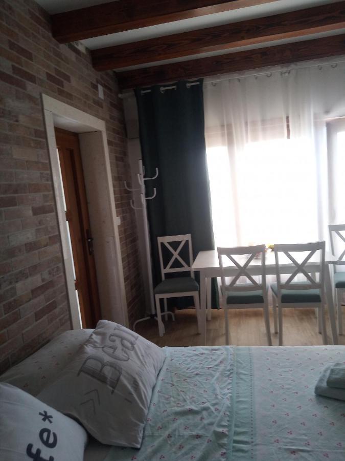 Studio Apartman Luka Stari Grad Kültér fotó